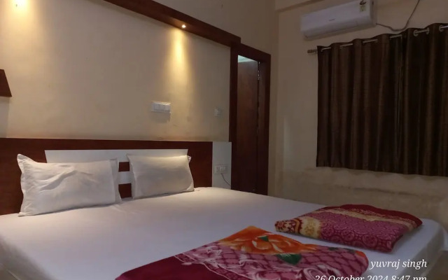Natraj by OYO Rooms