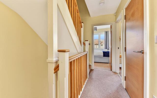 London Heathrow Living Holywell Serviced House C