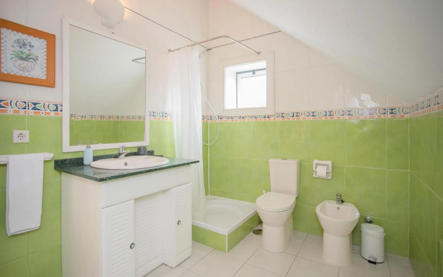 Torreira . Yellow Beach Pavilion