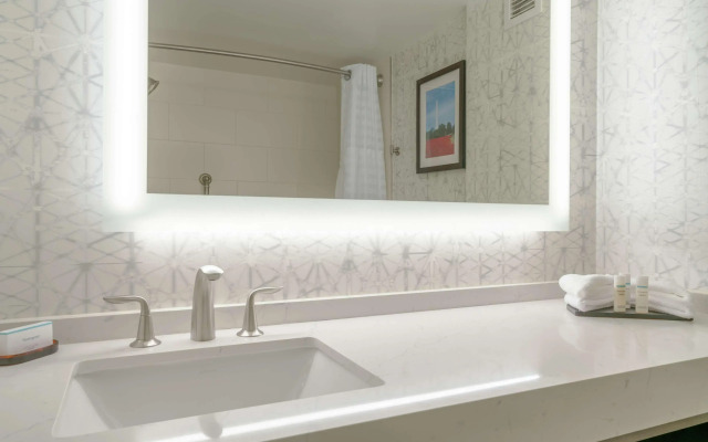 Embassy Suites by Hilton Alexandria Old Town