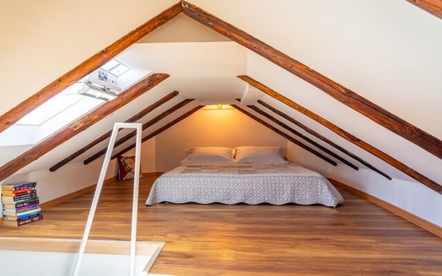 Cool Attic apt w Gallery, in the Heart of Split