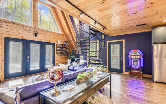 Whispering Waters 1 Bedroom Cabin by Redawning