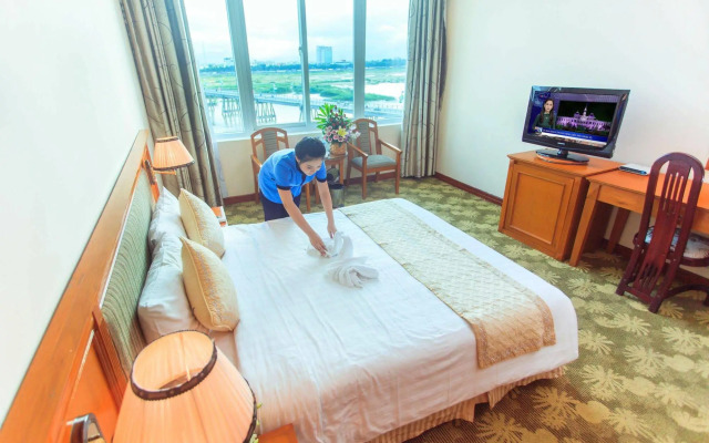My Tra Riverside Hotel