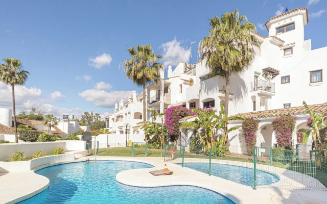 Puerto Banus Near La Sala By The Sea