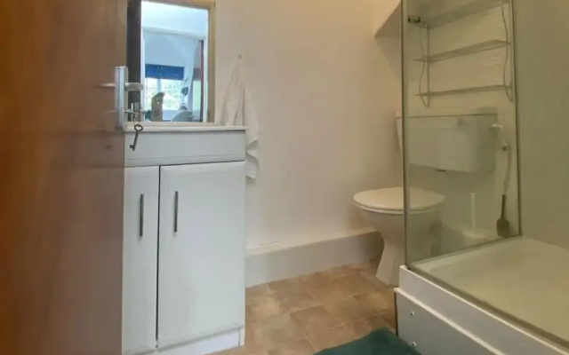 Apartment - Sleeps 4 & Excellent Transport Links