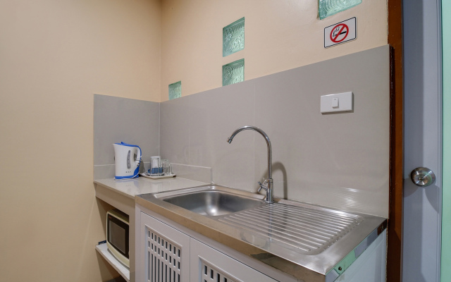Patumnak Beach Guesthouse