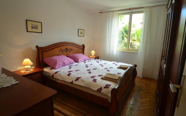 Tina - Two Bedroom Apartment