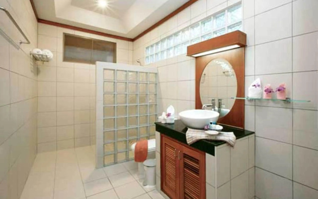 Lipa Lodge Resort