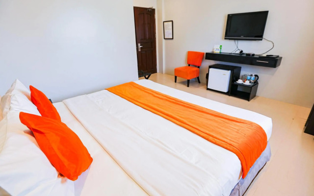 Holiday Suites Hotel & Resort