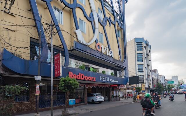 RedDoorz Plus near Bandung Station 2