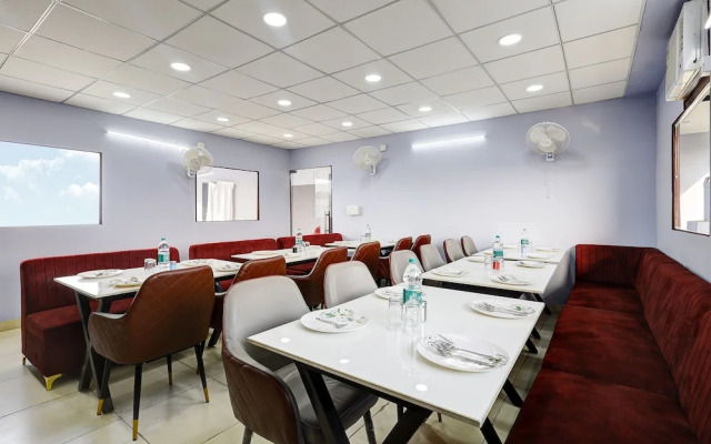 Fabhotel La Corporate Suite