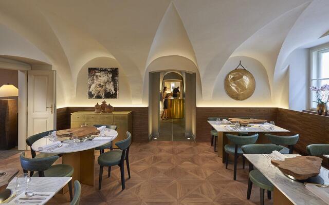 Mandarin Oriental, Prague