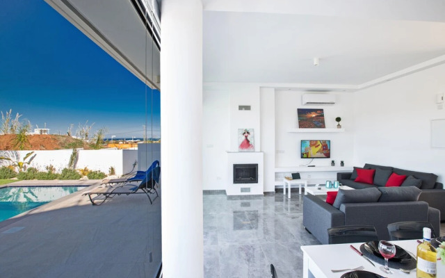 Villa Prol25, Beautiful 2bdr Protaras Villa With Pool, Close to Fig Tree Bay