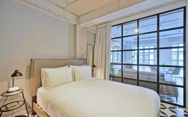 w Lively 2BR in Plaza Herrera