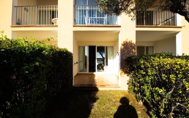 Apartment With One Bedroom In Grimaud, With Wonderful Sea View, Shared Pool And Furnished Garden 1 Km From The Beach