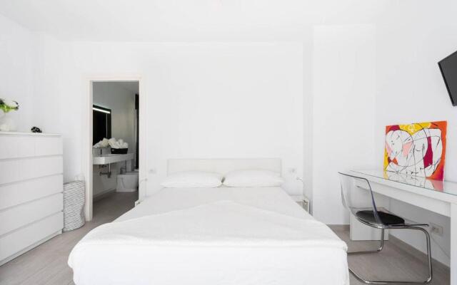 The White Heart House – Attic Sea View