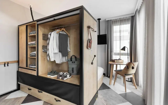 Stay KooooK Geneva City – Online Check In