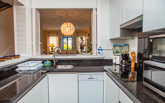 Duplex apartment on the beach 71