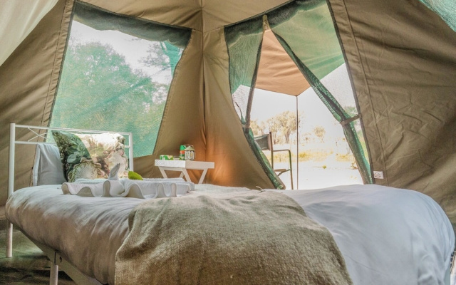 Khwai Mokoro Safaris and Campsites