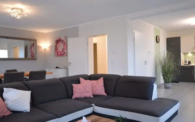 Charming Apartment in Weinsheim with Garden