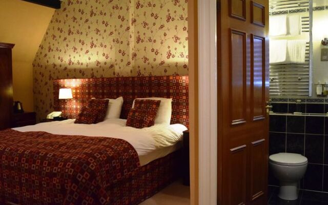 Llansantffraed Court Hotel