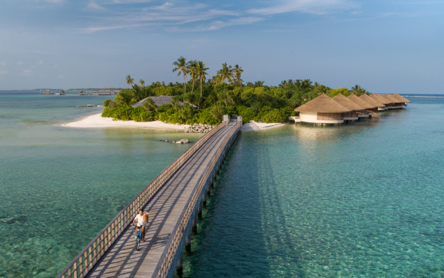 The Residence Maldives at Dhigurah Hotel