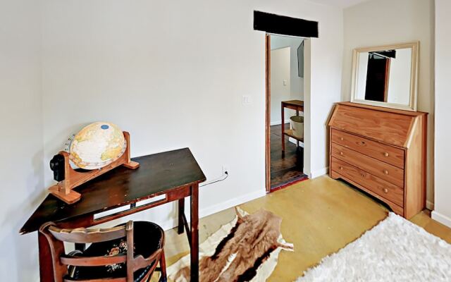 E Indianola - 4 Br Home