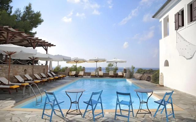Yalis Hotel
