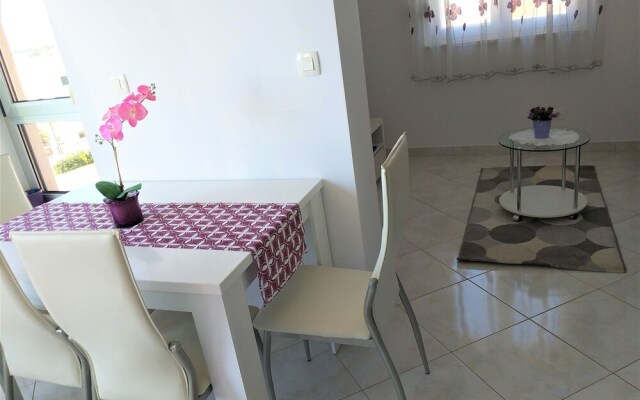 Homely Apartment in Trogir near Beach