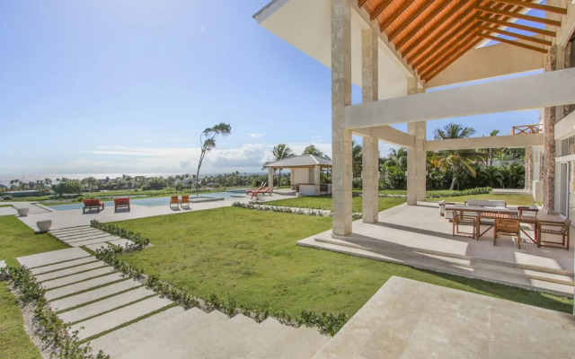 Stunning 6BR Villa With Ocean View in Cap Cana