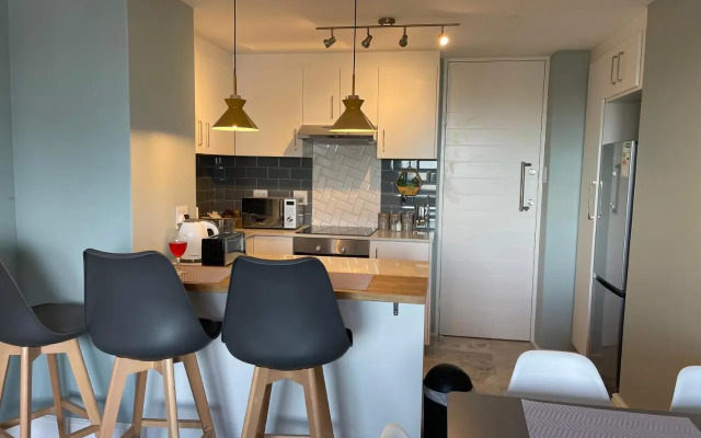 CJ’s OceanCityView Modern Secure 1 bed apartment