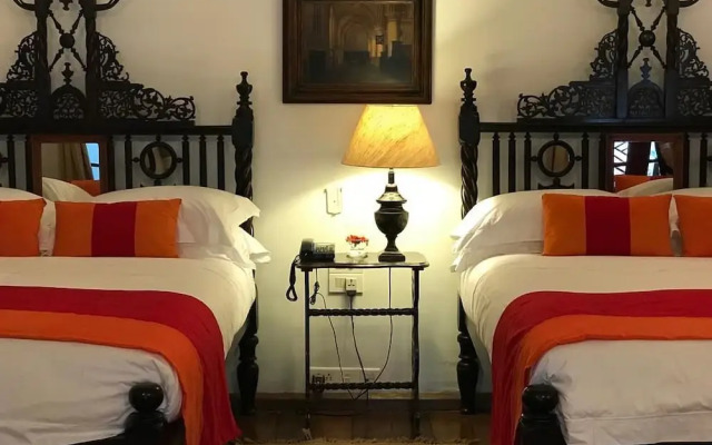 Le Colonial 1506