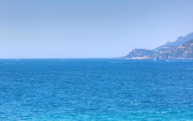 Le Roc Apartment 2 - Near Palace of Festivals and Conferences