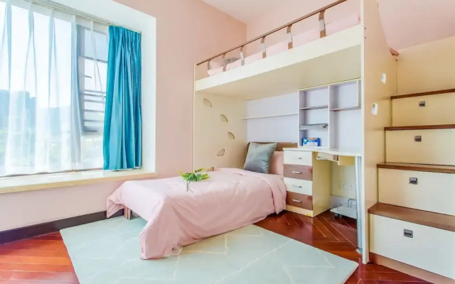 Locals Boutique Apartment  Huafa  No.3