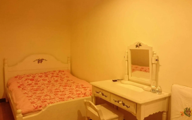 Phd's Guest House I