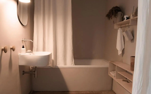 Stylish apartment near the historic center