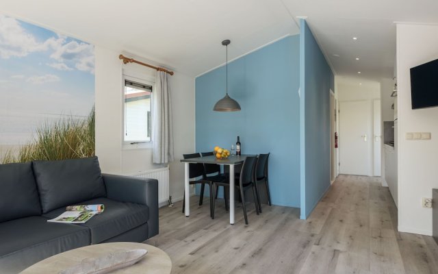 Restyled Chalet With Dishwasher, 2 Km From The Sea, On Texel