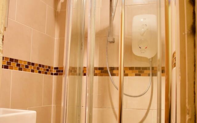 1 Bedroom Flat In Broughton