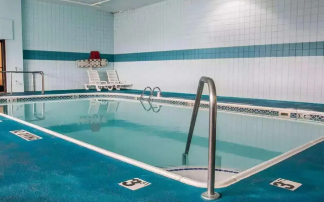 Days Inn Flint / Bishop International Airport