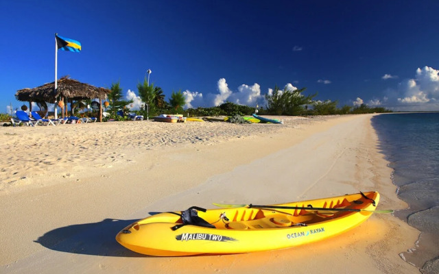 Rollezz Villas Beach Resort