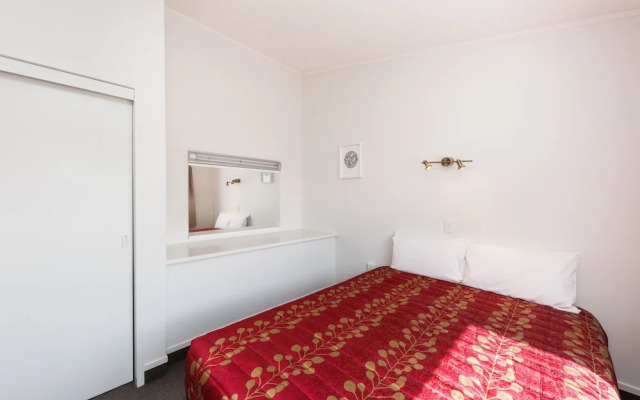 Manfeild Park Motel