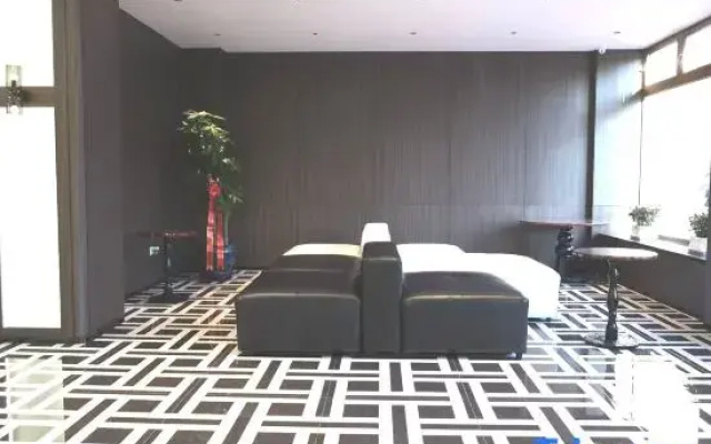 Lingji Aesthetic Hotel (People's Square Jilin University Second Hospital)