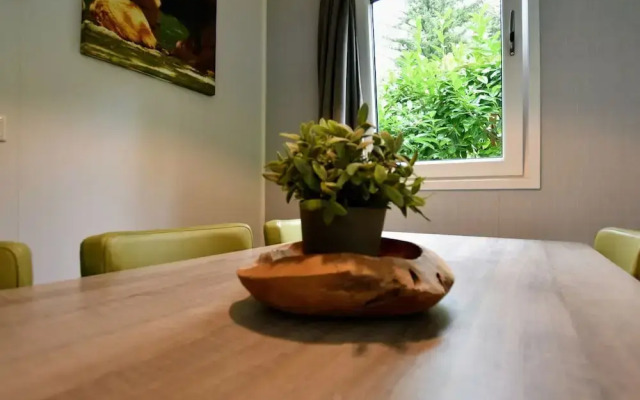 Cosy Chalet w/ Garden Patio