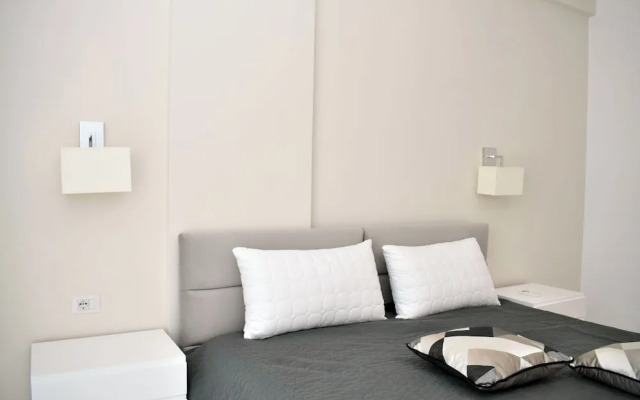 White Moon Apartment 302