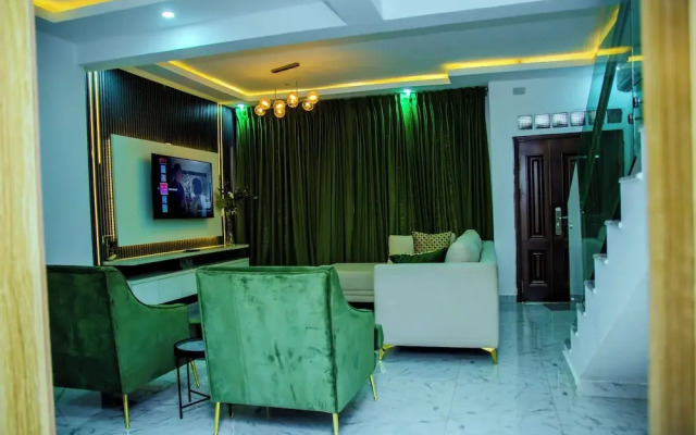 Old Bodija Ibadan - 3 Bedroom Home in a Private Gated Estate With 24 Hour Security & Power