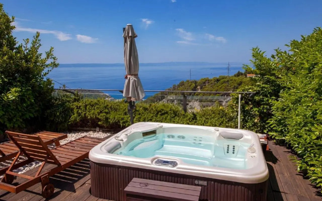 Holiday Home in Makarska with Garden