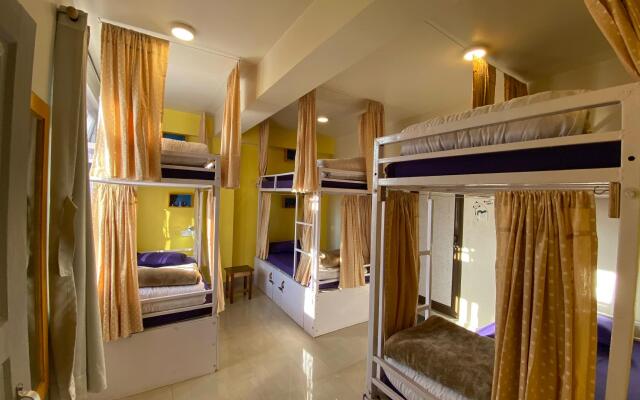 Tag Along Backpackers