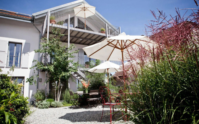 Le Coq Chantant B&B and Boutique Hotel St-Livres