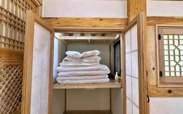 Jukrokjungsa hanokstay