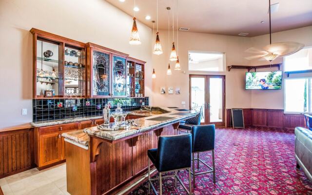 The Mermaid by AvantStay | Prvt Estate w/Swim-Up Bar, Volleyball Crt | Sleeps 14